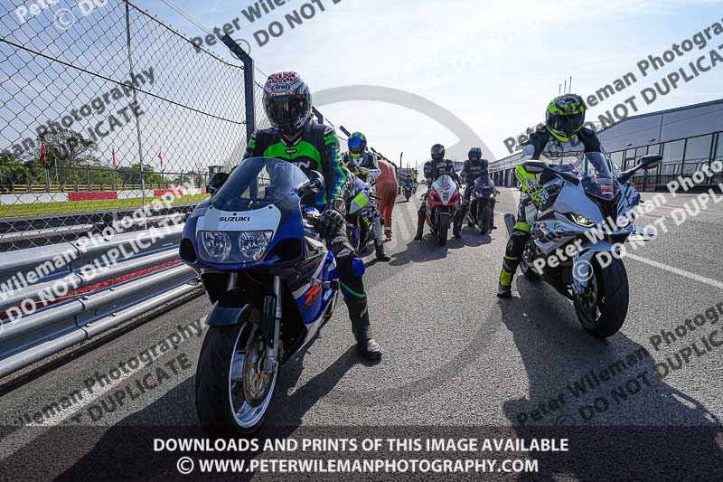 donington no limits trackday;donington park photographs;donington trackday photographs;no limits trackdays;peter wileman photography;trackday digital images;trackday photos